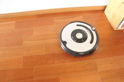 眉間のシワより笑顔を増やす！
ゆとりを生みだす、時短家電お掃除ロボットのススメ